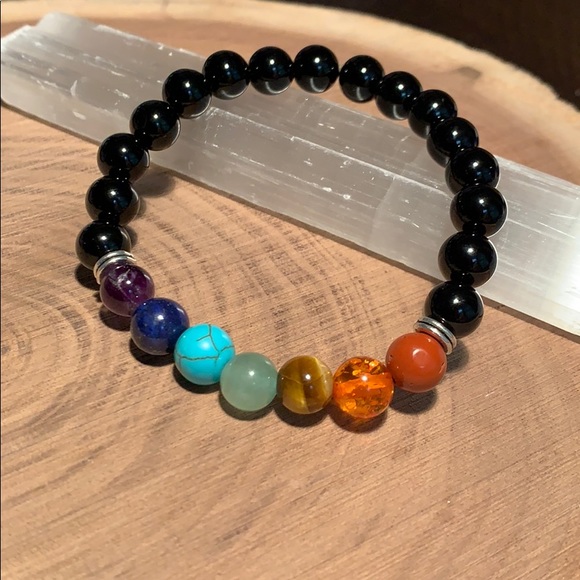 Handmade Crystal chakra stretch bracelet - Picture 2 of 5